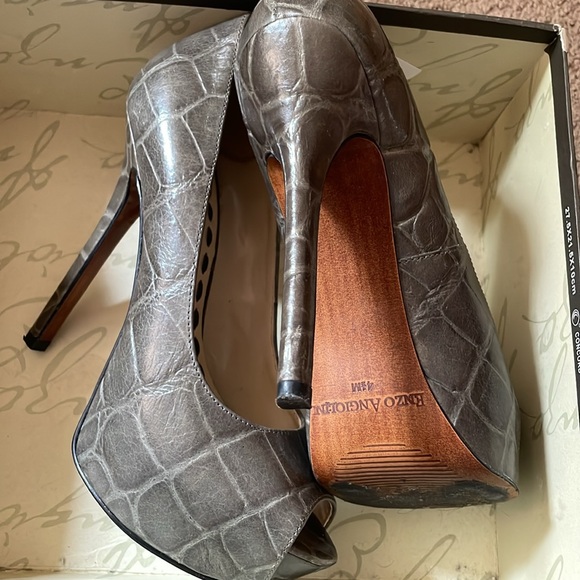 Enzo angiolini heels size 4 1/2! - Picture 3 of 4